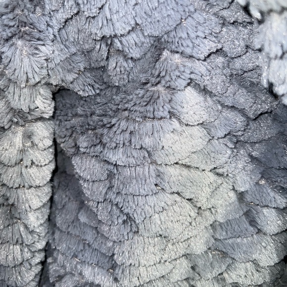 Sisters Outerwear Gray Cropped Evening Open Front Bolero Faux Fur Shrug. NWT. - Picture 4 of 8